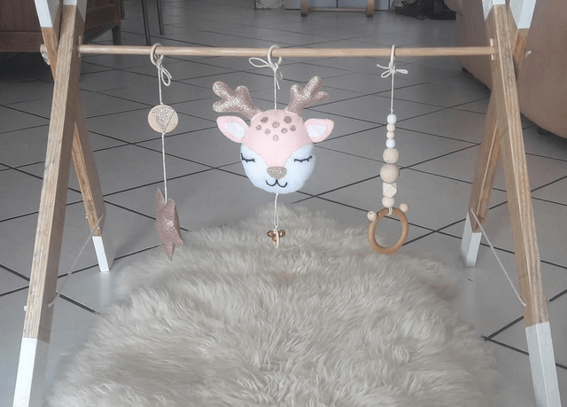 Portique d'eveil bébé biche