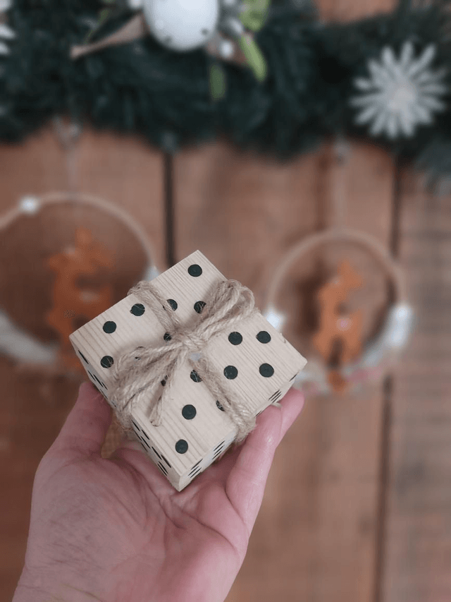 4 Cadeaux cube bois 