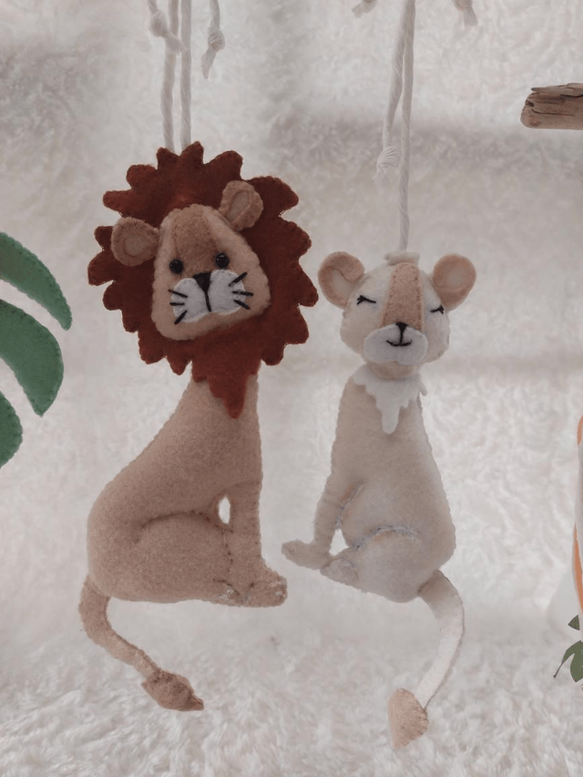 Portique d'eveil bébé Roi Lion